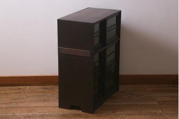 アンティーク家具　和製アンティーク　松竹梅の透かしが魅力的なガラス戸棚(収納棚、キャビネット)(R-042555)