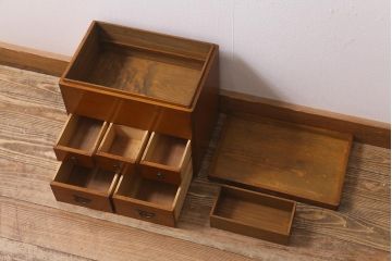 レトロ家具　昭和レトロ　上品な趣きが魅力的な小引き出し(小物収納、裁縫箱)(R-042561)