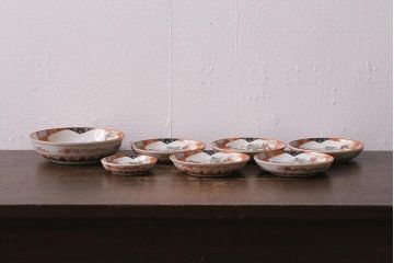 アンティーク雑貨　明治期　九谷　赤絵皿7枚セット(草花文人物画)(R-042568)
