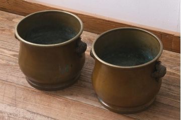 アンティーク雑貨　取っ手がおしゃれな真鍮火鉢一対(手あぶり、金属火鉢)(R-042571)