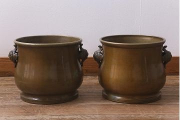 アンティーク雑貨　取っ手がおしゃれな真鍮火鉢一対(手あぶり、金属火鉢)(R-042571)