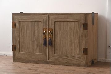 アンティーク家具　昭和初期　桐材　落ち着きのある佇まいの衣装盆付き桐箪笥(ローボード、和タンス、桐たんす、着物箪笥)(R-042579)