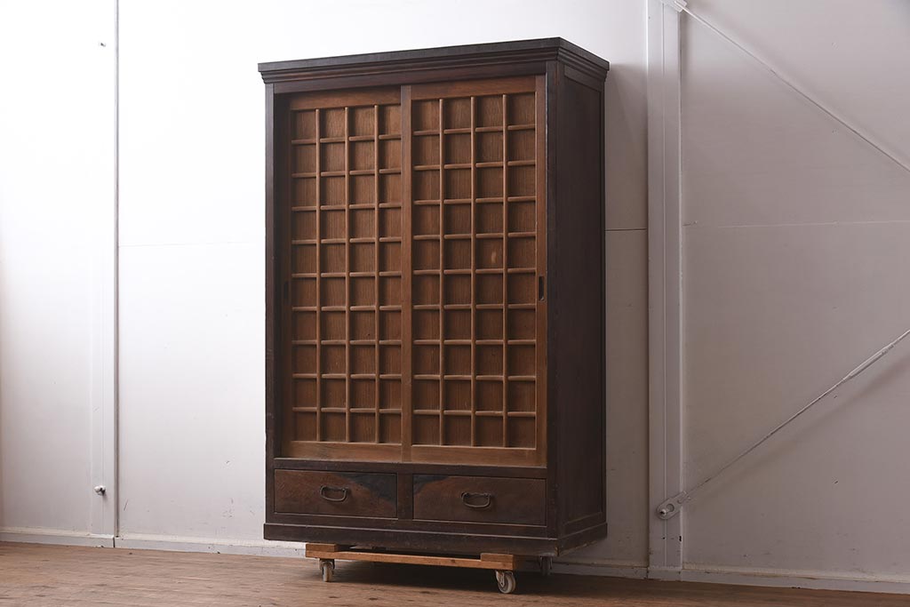 アンティーク家具　黒柿材　古い趣が魅力の木製下駄箱(収納棚、キャビネット)(R-042582)