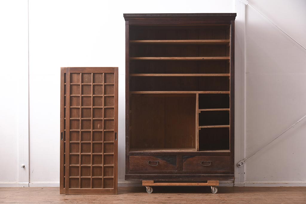 アンティーク家具　黒柿材　古い趣が魅力の木製下駄箱(収納棚、キャビネット)(R-042582)