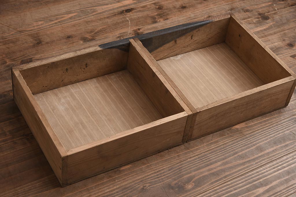 アンティーク家具　黒柿材　古い趣が魅力の木製下駄箱(収納棚、キャビネット)(R-042582)