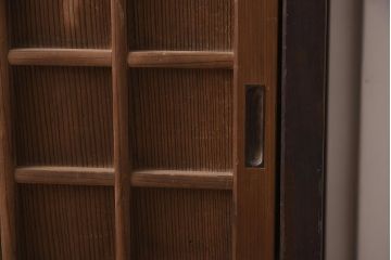 アンティーク家具　黒柿材　古い趣が魅力の木製下駄箱(収納棚、キャビネット)(R-042582)