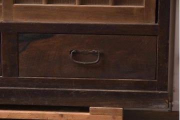 アンティーク家具　黒柿材　古い趣が魅力の木製下駄箱(収納棚、キャビネット)(R-042582)