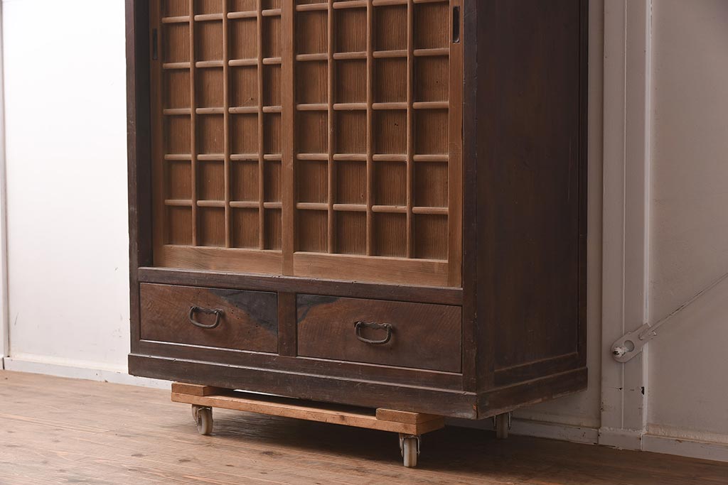 アンティーク家具　黒柿材　古い趣が魅力の木製下駄箱(収納棚、キャビネット)(R-042582)