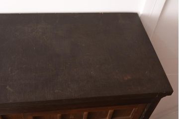 アンティーク家具　黒柿材　古い趣が魅力の木製下駄箱(収納棚、キャビネット)(R-042582)