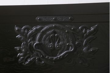 中古美品　遠野民芸家具　ケヤキ材　南部鉄器金具　上質な和の雰囲気漂う衣装箪笥(チェスト、引き出し、リビングボード)(定価約42万円)