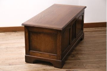 ヴィンテージ家具　イギリスビンテージ　オーク材　濃淡のある木色が存在感を放つブランケットボックス(収納箱、ローボード、センターテーブル、ダイニングベンチ)(R-042586)