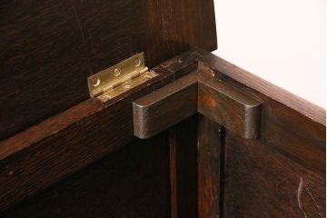 ヴィンテージ家具　イギリスビンテージ　オーク材　濃淡のある木色が存在感を放つブランケットボックス(収納箱、ローボード、センターテーブル、ダイニングベンチ)(R-042586)