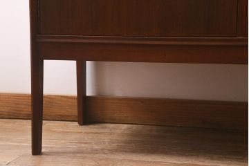 ヴィンテージ家具　Vanson　チーク材　北欧スタイルにもぴったりなイギリスビンテージのサイドボード(リビングボード)(R-042589)