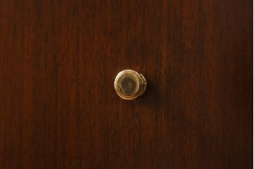 ヴィンテージ家具　Vanson　チーク材　北欧スタイルにもぴったりなイギリスビンテージのサイドボード(リビングボード)(R-042589)