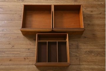 ヴィンテージ家具　McIntosh(マッキントッシュ)　バーズアイ(鳥眼杢)　高級感漂うメープル材製の珍しいサイドボード(リビングボード、ビンテージ)(R-042594)