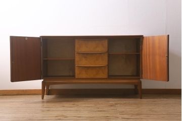 ヴィンテージ家具　McIntosh(マッキントッシュ)　バーズアイ(鳥眼杢)　高級感漂うメープル材製の珍しいサイドボード(リビングボード、ビンテージ)(R-042594)
