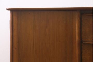 ヴィンテージ家具　McIntosh(マッキントッシュ)　バーズアイ(鳥眼杢)　高級感漂うメープル材製の珍しいサイドボード(リビングボード、ビンテージ)(R-042594)