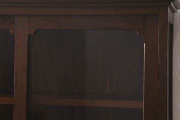 和製アンティーク　大正昭和初期　ニレ材　大正ロマン　落ち着いた大人の優美さ漂うブックケース(本箱、戸棚、飾り棚)(R-042595)