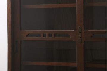 和製アンティーク　大正昭和初期　ニレ材　大正ロマン　落ち着いた大人の優美さ漂うブックケース(本箱、戸棚、飾り棚)(R-042595)