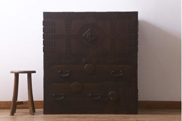 アンティーク家具　和製アンティーク　明治期　総桐材　上手物　銅金具　新潟産　観音扉　十字金具　重ね箪笥(時代箪笥、衣装箪笥、古箪笥、桐箪笥、桐たんす)(R-042597)