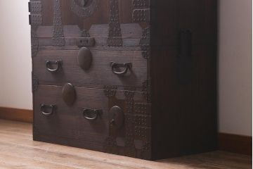 アンティーク家具　和製アンティーク　明治期　総桐材　上手物　銅金具　新潟産　観音扉　十字金具　重ね箪笥(時代箪笥、衣装箪笥、古箪笥、桐箪笥、桐たんす)(R-042597)