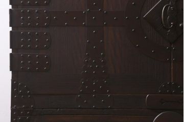 アンティーク家具　和製アンティーク　明治期　総桐材　上手物　銅金具　新潟産　観音扉　十字金具　重ね箪笥(時代箪笥、衣装箪笥、古箪笥、桐箪笥、桐たんす)(R-042597)