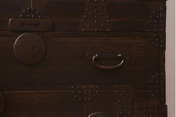 アンティーク家具　和製アンティーク　明治期　総桐材　上手物　銅金具　新潟産　観音扉　十字金具　重ね箪笥(時代箪笥、衣装箪笥、古箪笥、桐箪笥、桐たんす)(R-042597)