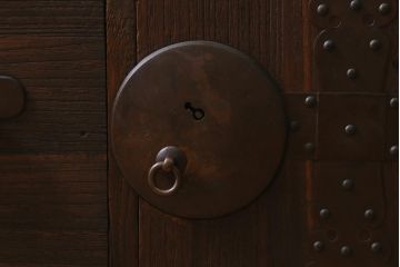 アンティーク家具　和製アンティーク　明治期　総桐材　上手物　銅金具　新潟産　観音扉　十字金具　重ね箪笥(時代箪笥、衣装箪笥、古箪笥、桐箪笥、桐たんす)(R-042597)