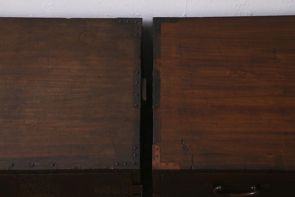 アンティーク家具　和製アンティーク　明治期　総桐材　上手物　銅金具　新潟産　観音扉　十字金具　重ね箪笥(時代箪笥、衣装箪笥、古箪笥、桐箪笥、桐たんす)(R-042597)