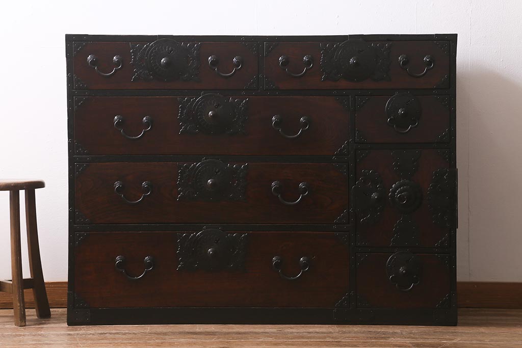 アンティーク家具　明治期　前面ケヤキ材　木地呂塗り　繊細で上質な仙台姫箪笥(時代箪笥、衣装箪笥)(R-042598)