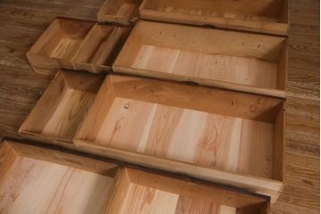 アンティーク家具　明治期　前面ケヤキ材　木地呂塗り　繊細で上質な仙台姫箪笥(時代箪笥、衣装箪笥)(R-042598)