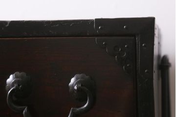 アンティーク家具　明治期　前面ケヤキ材　木地呂塗り　繊細で上質な仙台姫箪笥(時代箪笥、衣装箪笥)(R-042598)