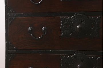 アンティーク家具　明治期　前面ケヤキ材　木地呂塗り　繊細で上質な仙台姫箪笥(時代箪笥、衣装箪笥)(R-042598)