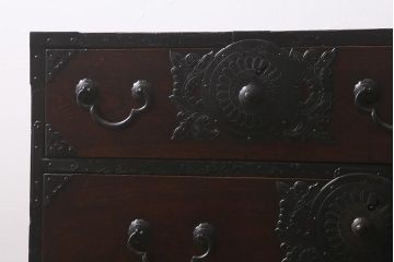 アンティーク家具　明治期　前面ケヤキ材　木地呂塗り　繊細で上質な仙台姫箪笥(時代箪笥、衣装箪笥)(R-042598)
