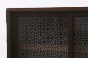 アンティーク家具　和製アンティーク　大正期　当店オリジナルガラス・花菱文様　レトロな佇まいの小ぶりな戸棚(収納棚、戸棚、茶棚)(R-042602)