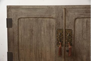 ビンテージ家具　衣装盆付き　観音扉の桐箪笥(衣装箪笥、着物箪笥、桐たんす)(R-042607)