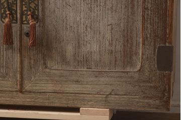 ビンテージ家具　衣装盆付き　観音扉の桐箪笥(衣装箪笥、着物箪笥、桐たんす)(R-042607)