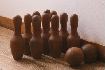 アンティーク雑貨　和製アンティーク　欅材　激レア!大正昭和初期の木製ボーリングセット(おもちゃ、ディスプレイ)(R-042610)