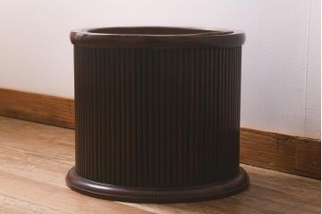 アンティーク雑貨　和製アンティーク　紫檀(シタン)材　珍品　円筒形　上質な造りの丸火鉢(手あぶり、木製火鉢)(R-042611)