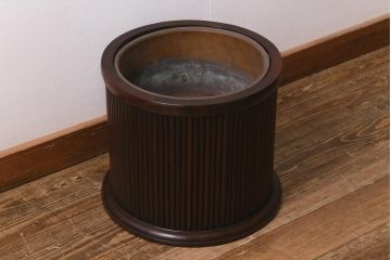 アンティーク雑貨　和製アンティーク　紫檀(シタン)材　珍品　円筒形　上質な造りの丸火鉢(手あぶり、木製火鉢)(R-042612)
