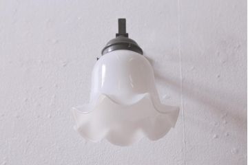 アンティーク照明　昭和初期　レトロな雰囲気が高まるフリルシェードのウォールランプ(壁掛け照明、ブラケットライト)(R-042614)