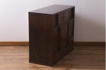アンティーク家具　前面欅(ケヤキ)材　玉杢　倹飩扉付　漆塗りが美しい茶箪笥(戸棚、収納棚)(R-042619)