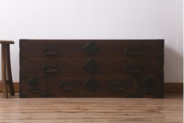 アンティーク家具　明治期　新潟産　上手物!　総桐材　金具が立派な刀箪笥(箪笥ローボード、ローチェスト、引き出し、桐箪笥、桐たんす)(R-042620)