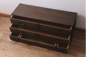 アンティーク家具　明治期　新潟産　上手物!　総桐材　金具が立派な刀箪笥(箪笥ローボード、ローチェスト、引き出し、桐箪笥、桐たんす)(R-042620)