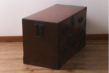 アンティーク家具　和製アンティーク　前面欅材・内部桐材　漆塗り　時代箪笥ローチェスト(ローボード、引き出し、タンス)(R-042621)