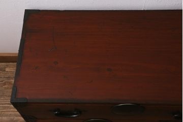 アンティーク家具　和製アンティーク　前面欅材・内部桐材　漆塗り　時代箪笥ローチェスト(ローボード、引き出し、タンス)(R-042621)