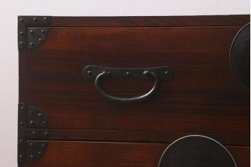 アンティーク家具　和製アンティーク　前面欅材・内部桐材　漆塗り　時代箪笥ローチェスト(ローボード、引き出し、タンス)(R-042621)