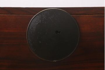 アンティーク家具　和製アンティーク　前面欅材・内部桐材　漆塗り　時代箪笥ローチェスト(ローボード、引き出し、タンス)(R-042621)