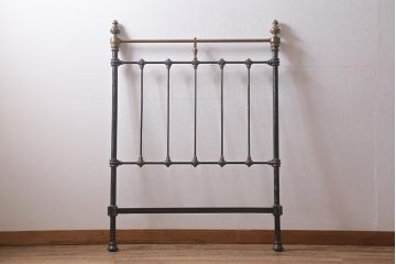 アンティーク家具　フランスアンティーク　シングルサイズ　真鍮　お洒落なアイアンベッドフレーム(R-042622)