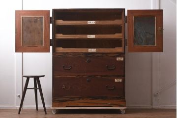 アンティーク家具　ケヤキ・桐・黒柿材　衣装盆付き　上手物の重ね衣装箪笥(和服箪笥、着物箪笥、収納箪笥、キャビネット)(R-042623)